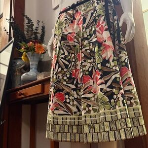 Talbots size 10 Floral Black and Green Women's Skirt double lined